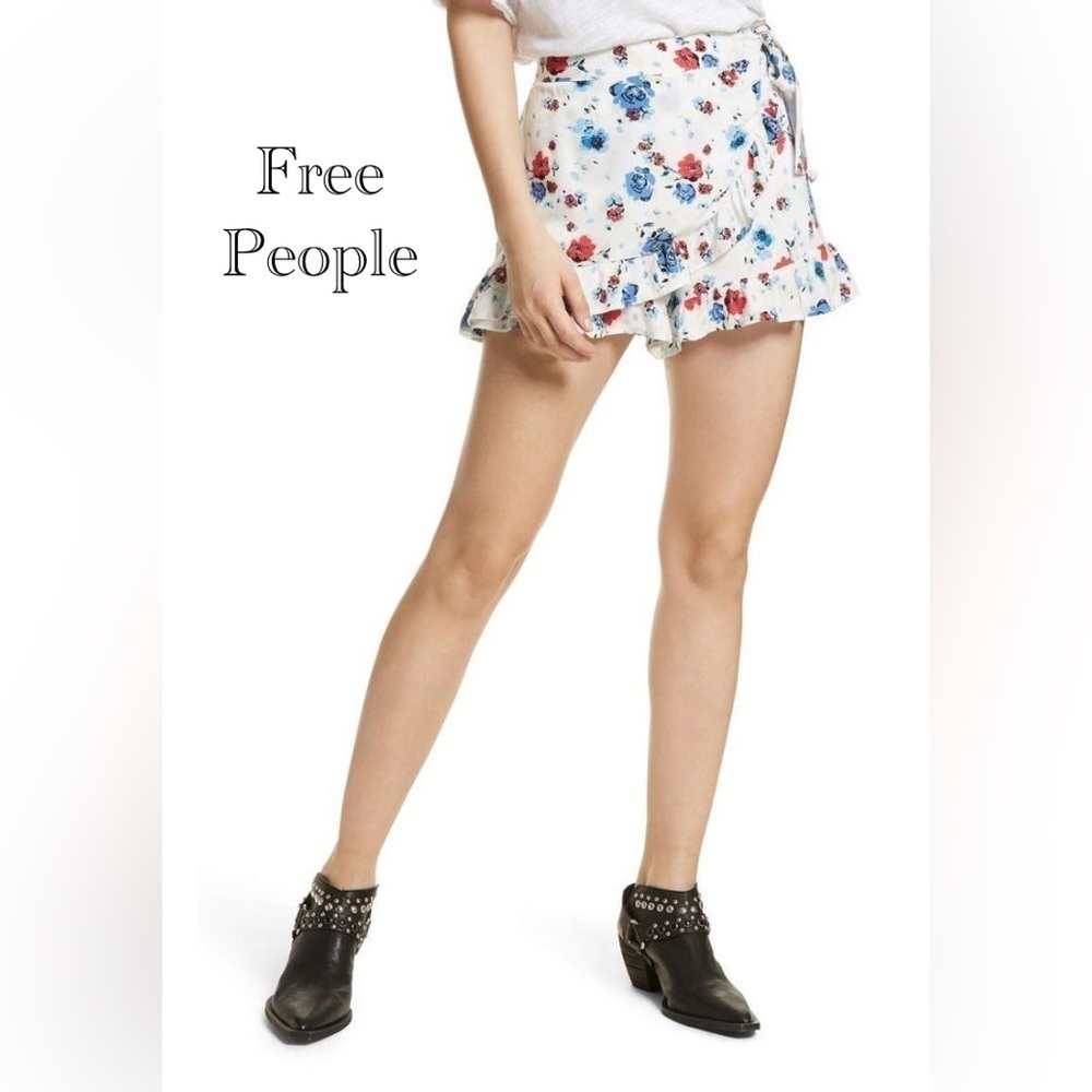 Free People Flirting Fleurs Y2K Style Mini Skort Size 4 in Beautiful Condition